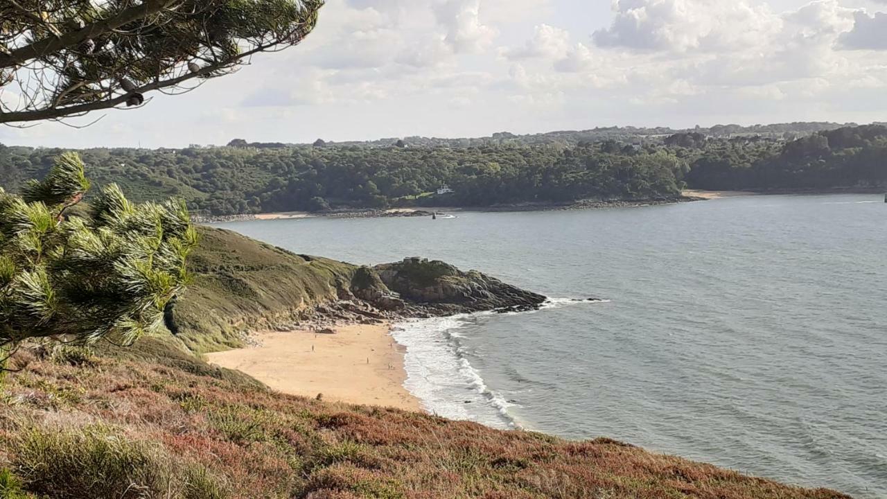 Les Pieds Dans L Eau Acces A La Plage Depuis La Residence Trébeurden Kültér fotó