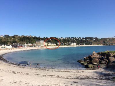 Les Pieds Dans L Eau Acces A La Plage Depuis La Residence Trébeurden Kültér fotó