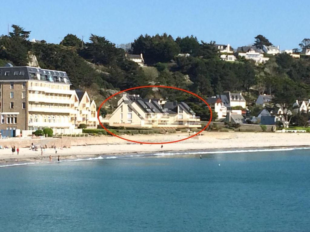 Les Pieds Dans L Eau Acces A La Plage Depuis La Residence Trébeurden Kültér fotó